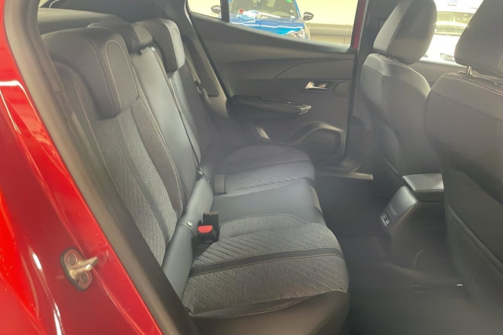 PEUGEOT 2008 PureTech 100 S S BVM6 Allure - ref: 1-388297 - Photo 10