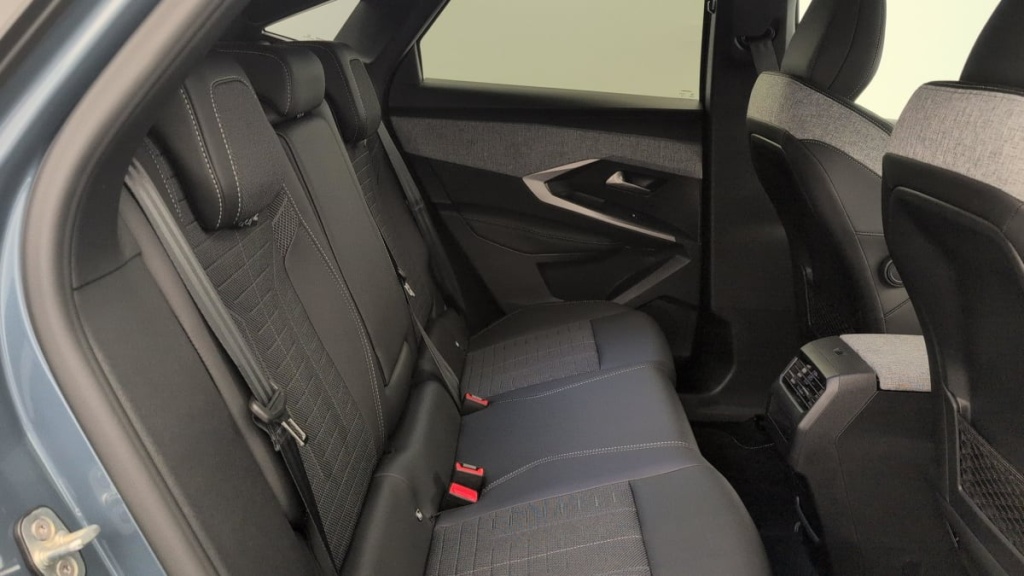 PEUGEOT 3008 Hybrid 145 e-DCS6 GT - ref: 1-388301 - Photo 12