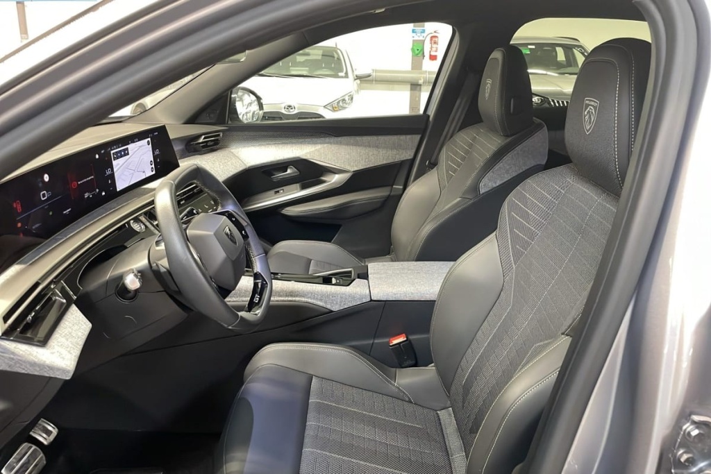 PEUGEOT 3008 Hybrid 145 e-DCS6 GT - ref: 1-388306 - Photo 17