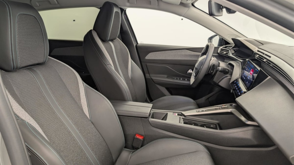 PEUGEOT 308 Hybrid 145 e-DCS6 Allure - ref: 1-388505 - Photo 9
