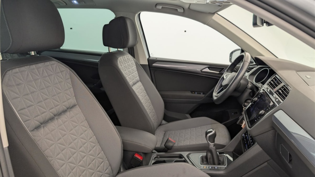 VOLKSWAGEN Tiguan 1.5 TSI 130ch BVM6 Life Plus - ref: 1-389776 - Photo 9