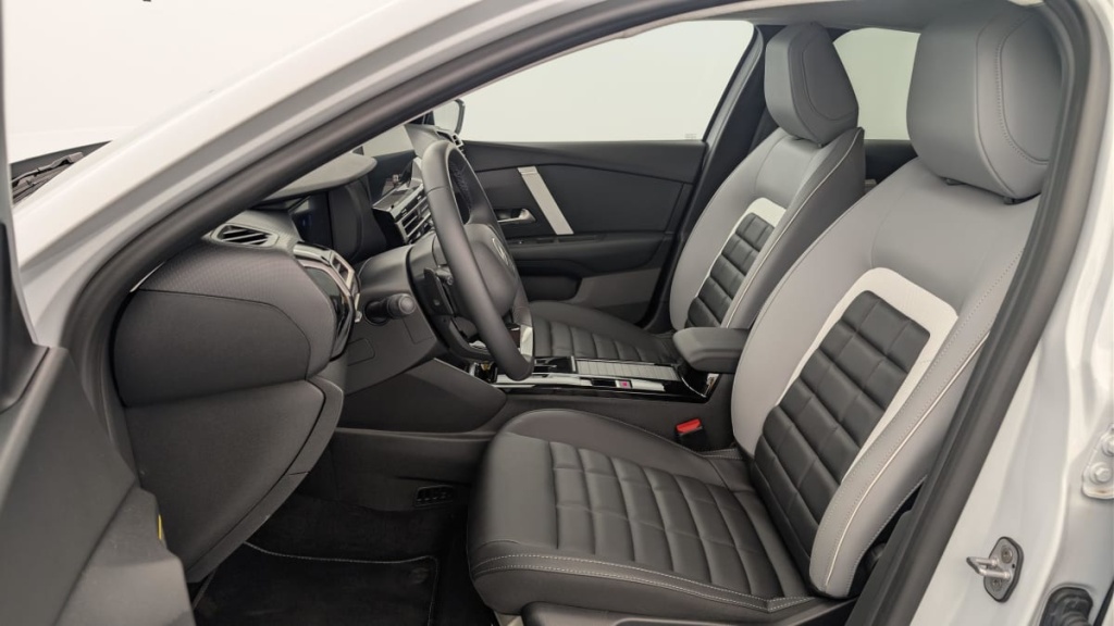 CITROEN C4 Hybride 145 ch e-DCS6 Max - ref: 1-389780 - Photo 16