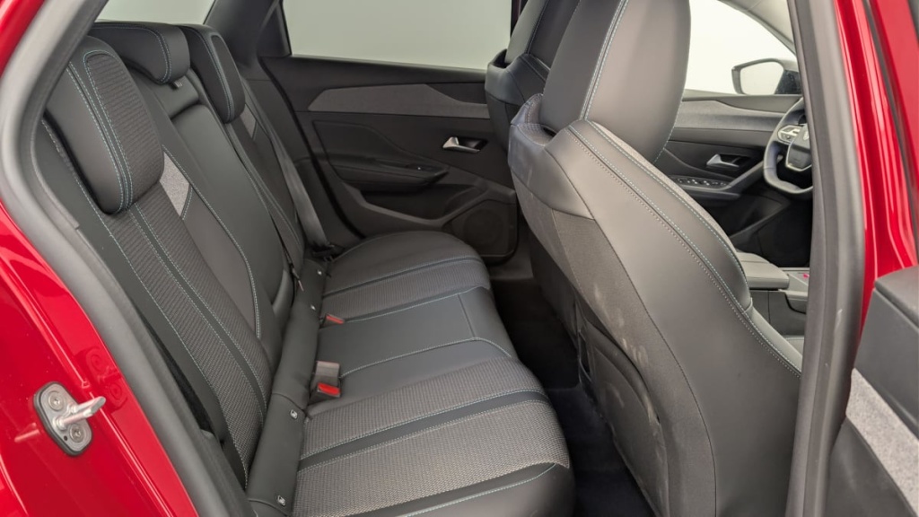 PEUGEOT 308 SW Hybrid 145 e-DCS6 Allure - ref: 1-389946 - Photo 10