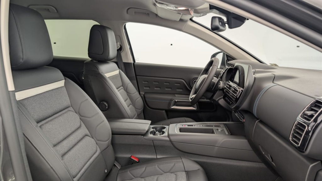 CITROEN C5 Aircross Hybride 145 e-DCS6 Max - ref: 1-390093 - Photo 9