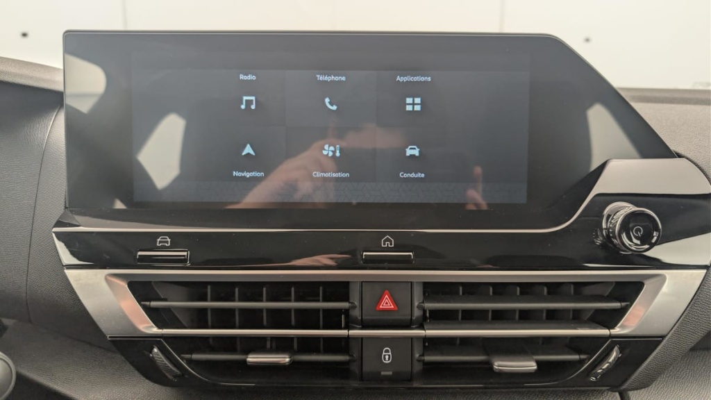 CITROEN C4 X PureTech 130 S S EAT8 Feel Pack - ref: 1-390425 - Photo 17