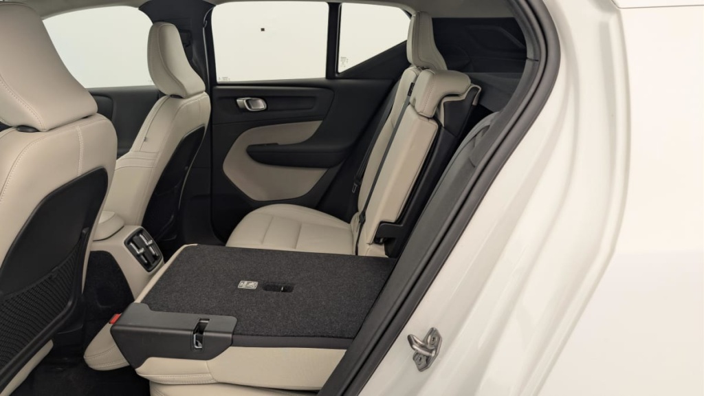 VOLVO XC40 T5 RECHARGE 180+82 CH DCT7 BUSINESS - ref: 1-391417 - Photo 12