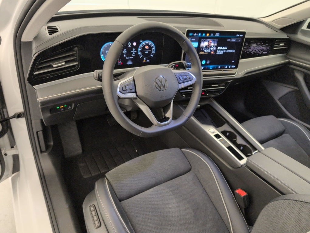 VOLKSWAGEN Passat 1.5 eTSI OPF 150 DSG7 Life Plus - ref: 1-394204 - Photo 15