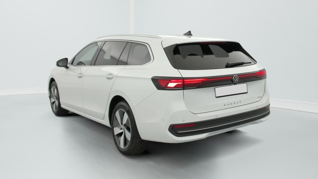 VOLKSWAGEN Passat 1.5 eTSI OPF 150 DSG7 Life Plus - ref: 1-394204 - Photo 5