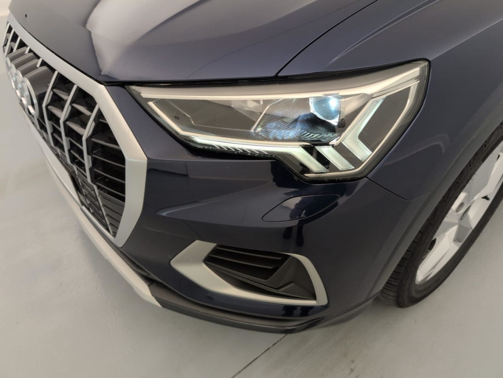 AUDI Q3 35 TDI 150 ch S tronic 7 Design - ref: 1-395210 - Photo 19
