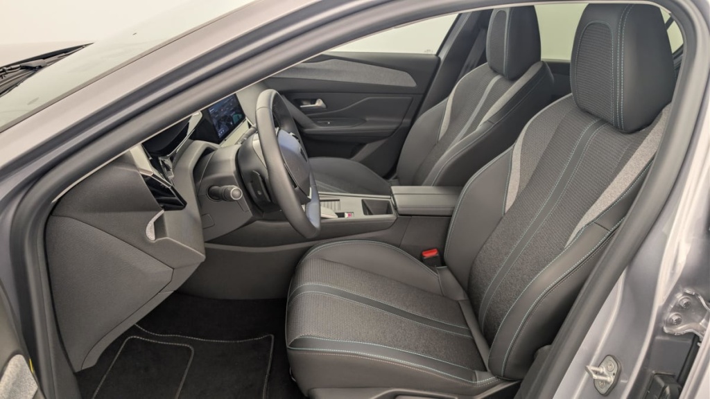 PEUGEOT 308 Hybrid 145 e-DCS6 Allure - ref: 1-396195 - Photo 16