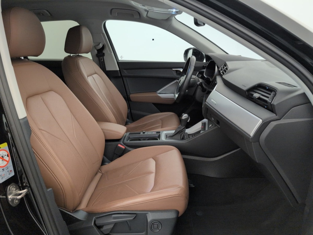 AUDI Q3 35 TDI 150 ch S tronic 7 Design - ref: 1-398070 - Photo 9