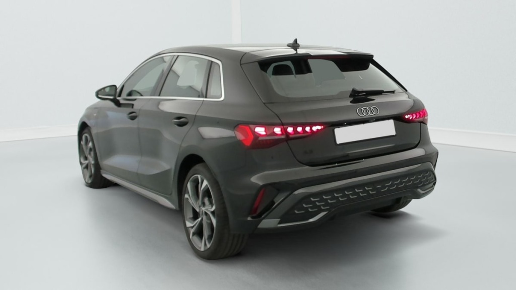 AUDI A3 Sportback TFSI e Hybride rechargeable 204 S tronic 6 S line - ref: 1-398279 - Photo 5