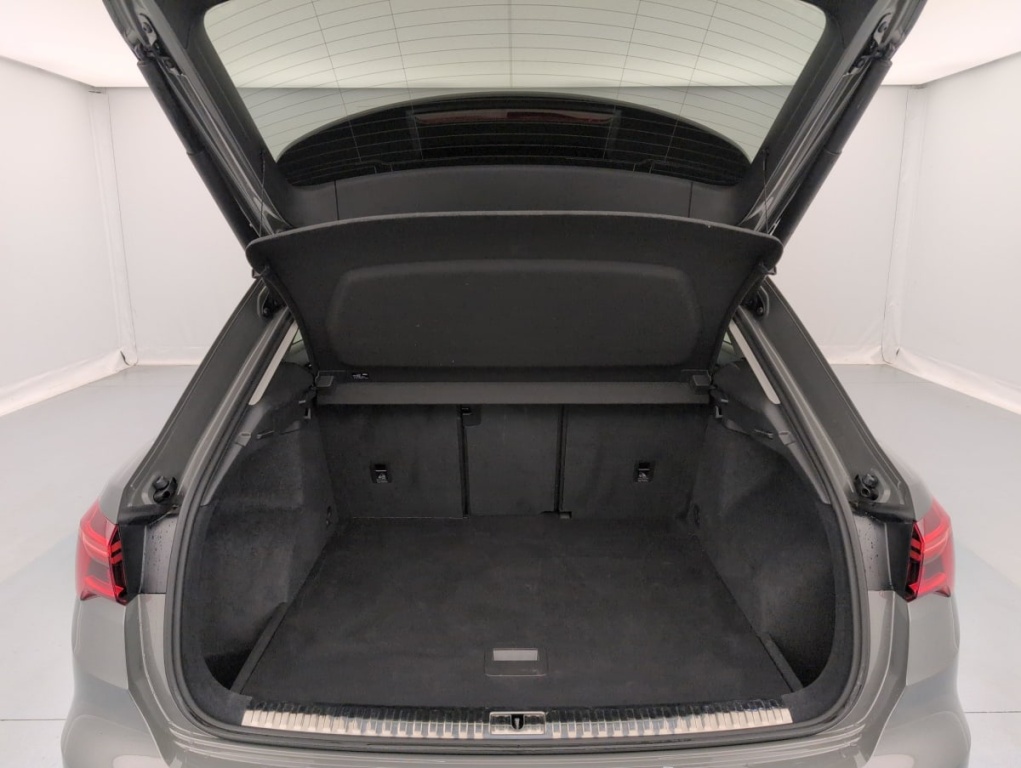 AUDI Q3 35 TDI 150 ch S tronic 7 Design - ref: 1-400898 - Photo 11