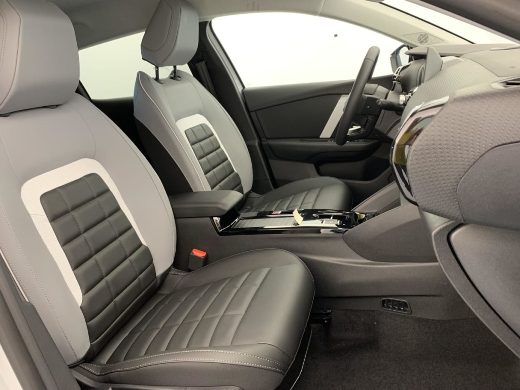 CITROEN C4 Hybride 145 ch e-DCS6 Max - ref: 1-402176 - Photo 9