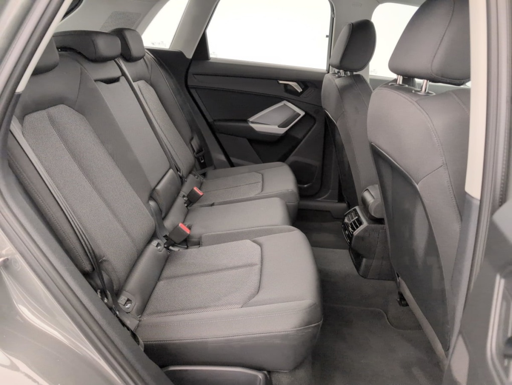 AUDI Q3 35 TDI 150 ch S tronic 7 Design - ref: 1-402662 - Photo 10