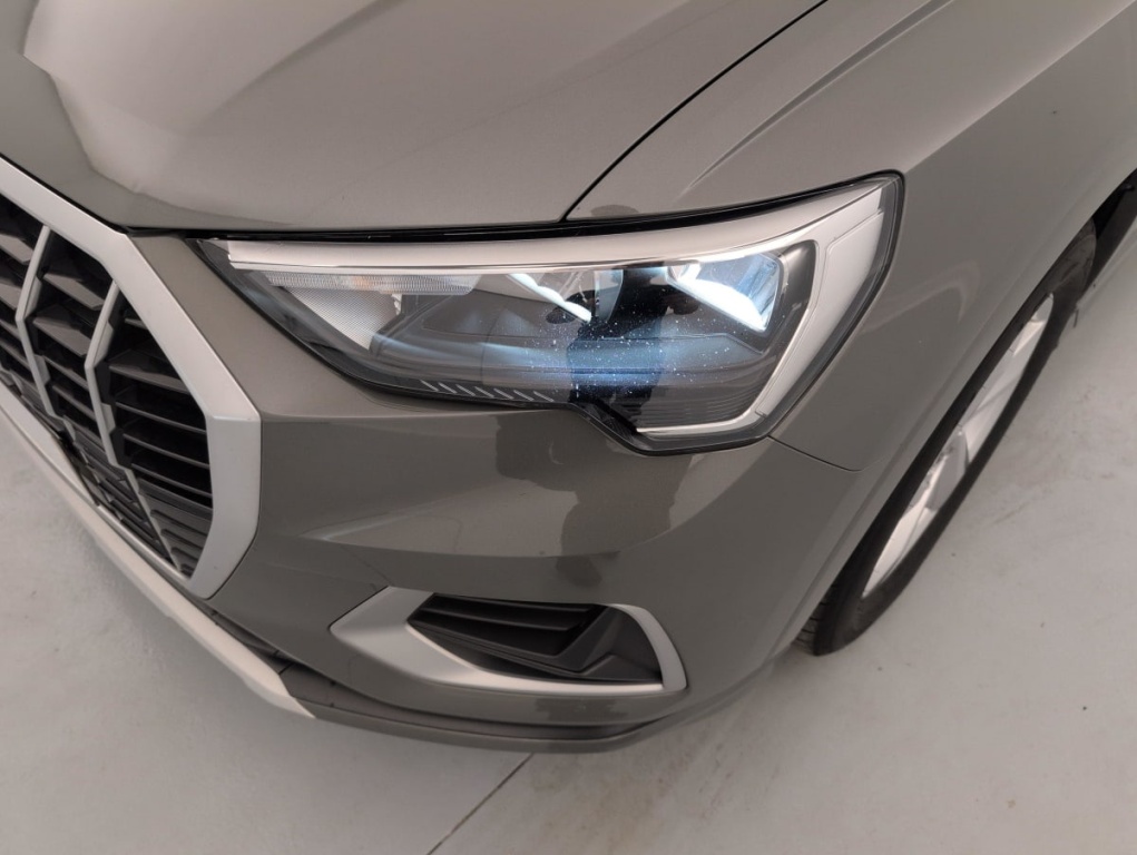 AUDI Q3 35 TDI 150 ch S tronic 7 Design - ref: 1-402662 - Photo 20