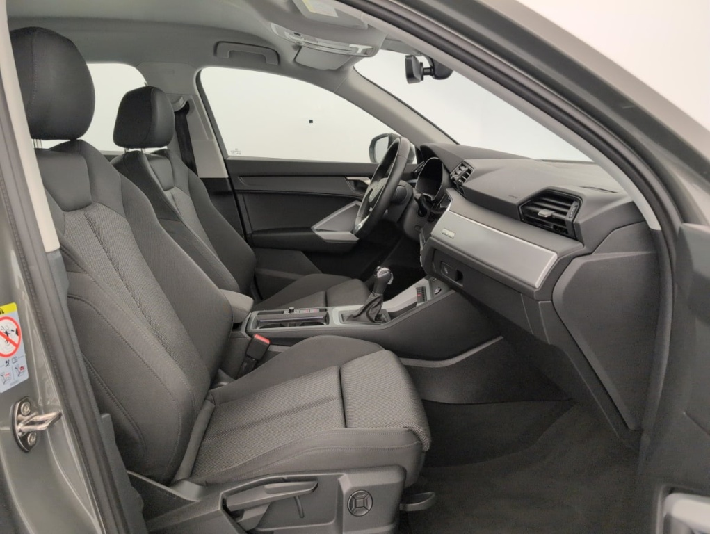 AUDI Q3 35 TDI 150 ch S tronic 7 Design - ref: 1-402662 - Photo 9