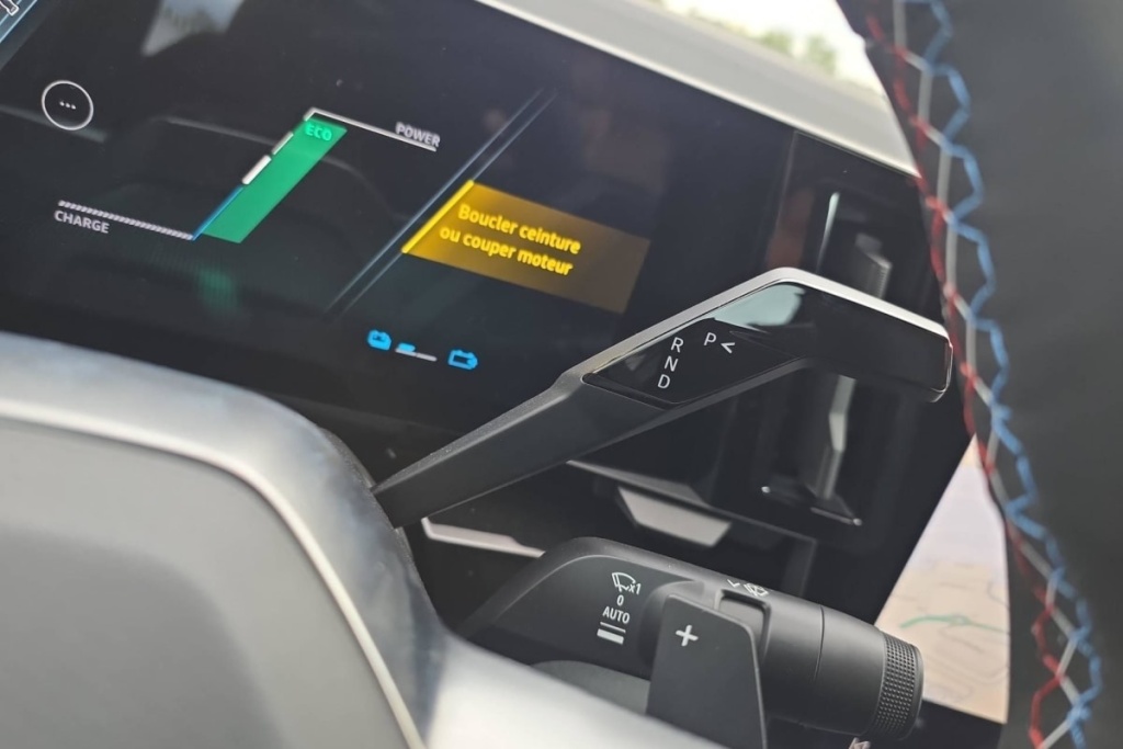 RENAULT Rafale E-Tech full hybrid 200ch esprit Alpine - ref: 1-402701 - Photo 16