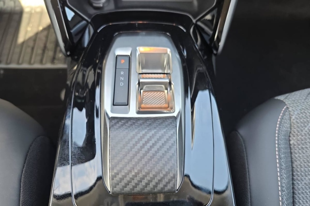 PEUGEOT 208 Hybrid 110 ch e-DCS6 Allure - ref: 1-404373 - Photo 16