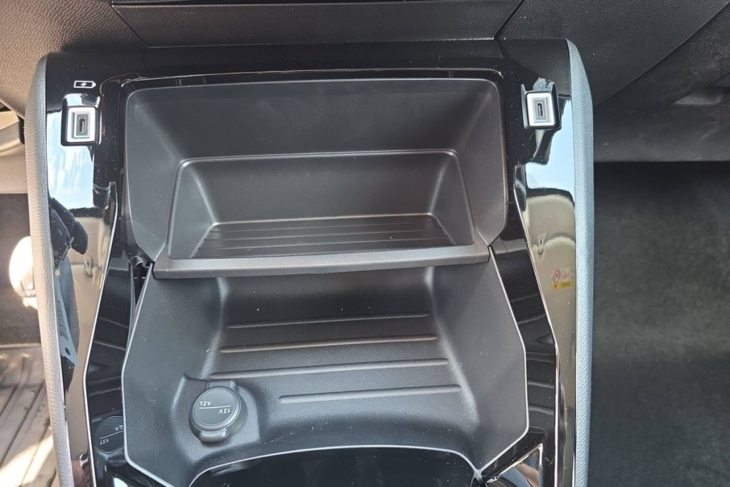 PEUGEOT 208 Hybrid 110 ch e-DCS6 Allure - ref: 1-404373 - Photo 19