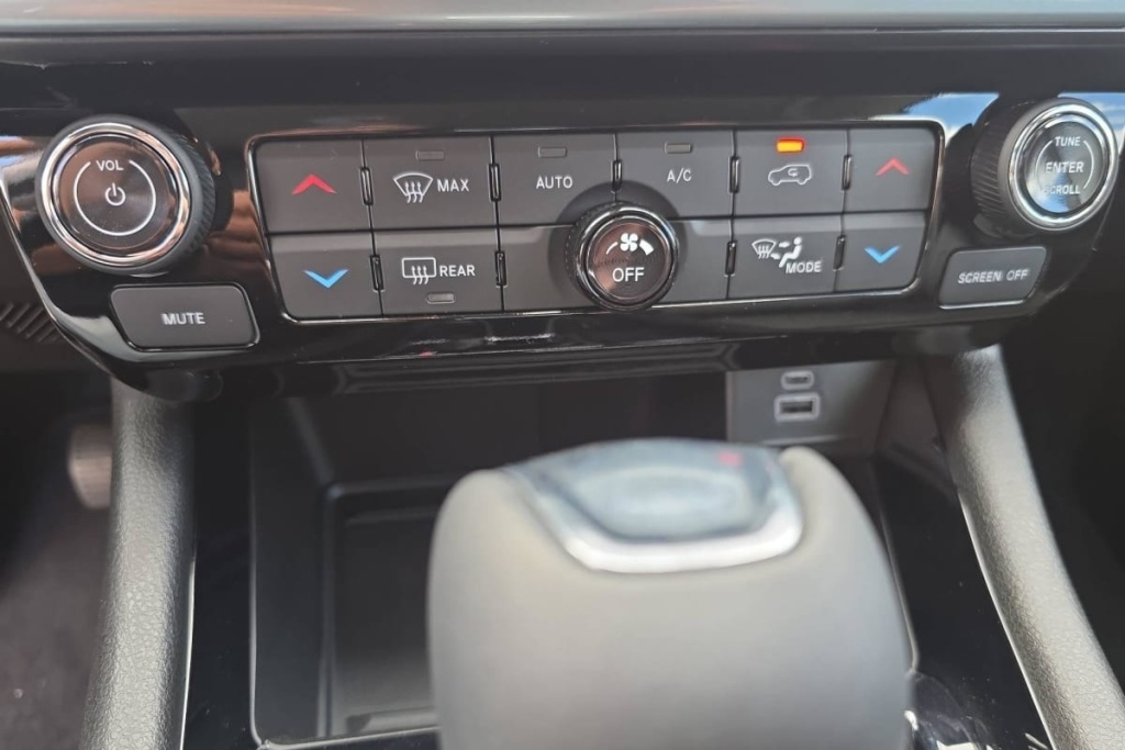 JEEP Compass 1.5 Turbo T4 130 ch e-Hybrid BVR7 Limited - ref: 1-405205 - Photo 18