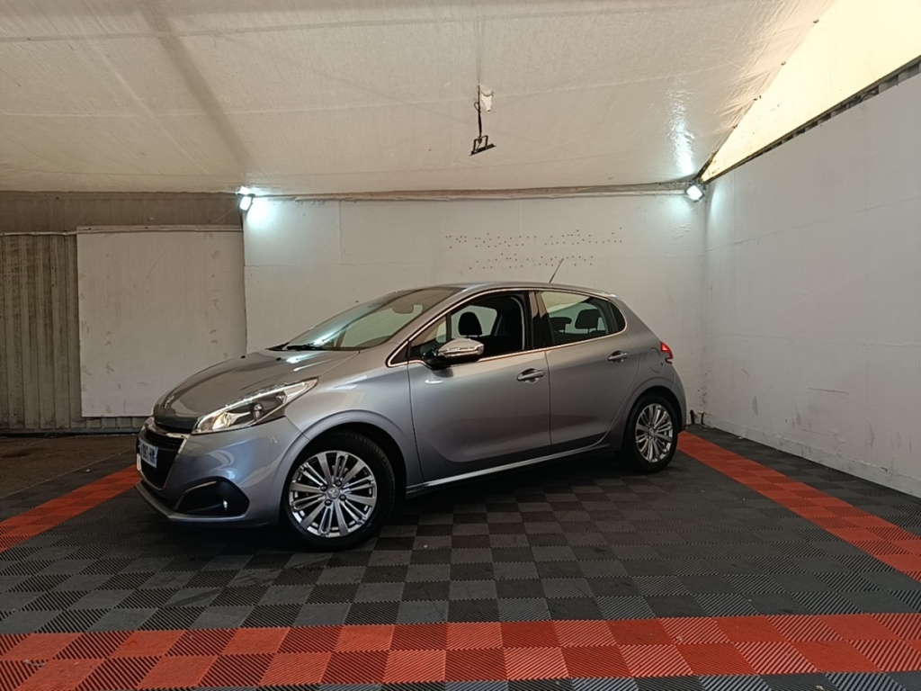 PEUGEOT 208 Puretech 82 ALLURE - ref: 13-4187758 - Photo 1