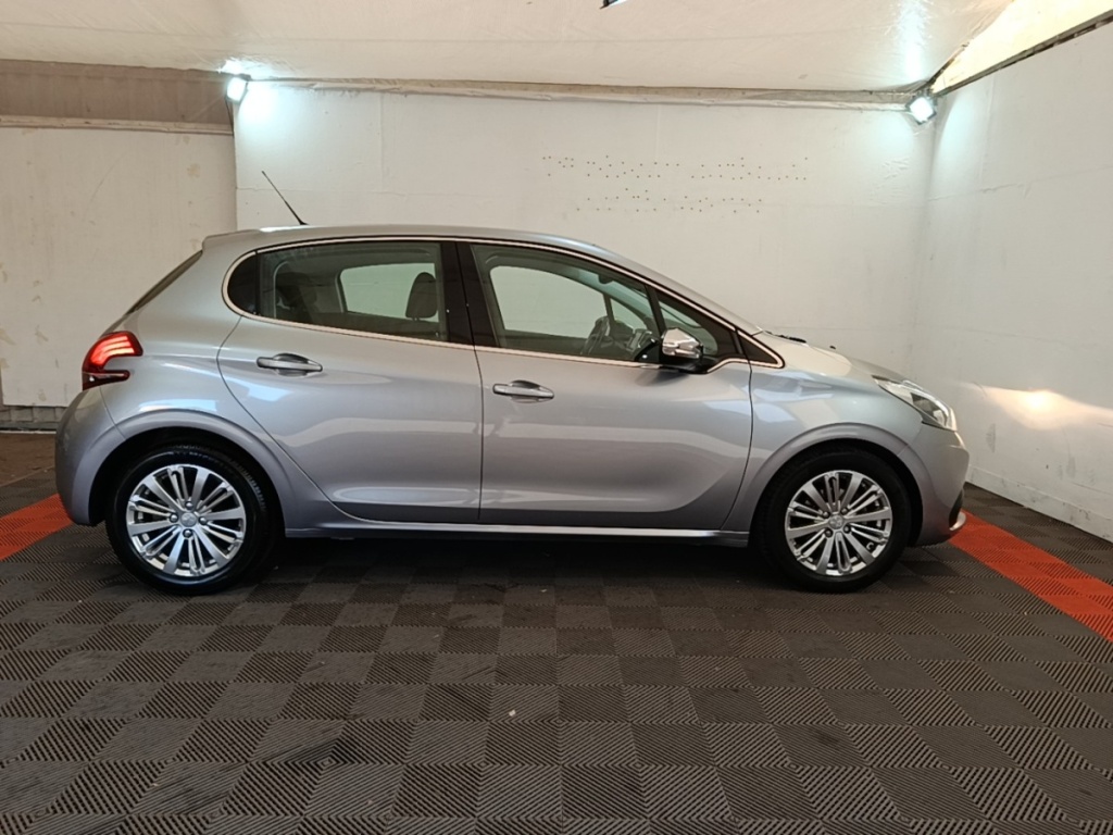 PEUGEOT 208 Puretech 82 ALLURE - ref: 13-4187758 - Photo 5