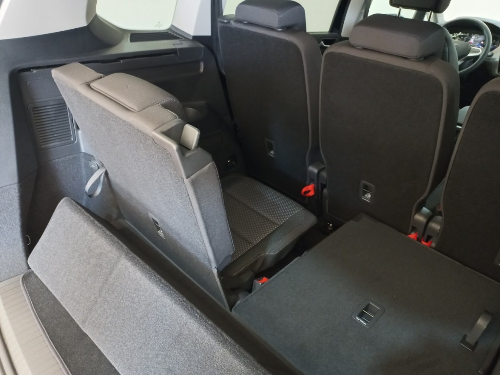 VOLKSWAGEN Touran 1.5 TSI EVO 150 DSG7 Life Plus 7 Places - ref: 13-4225380 - Photo 11