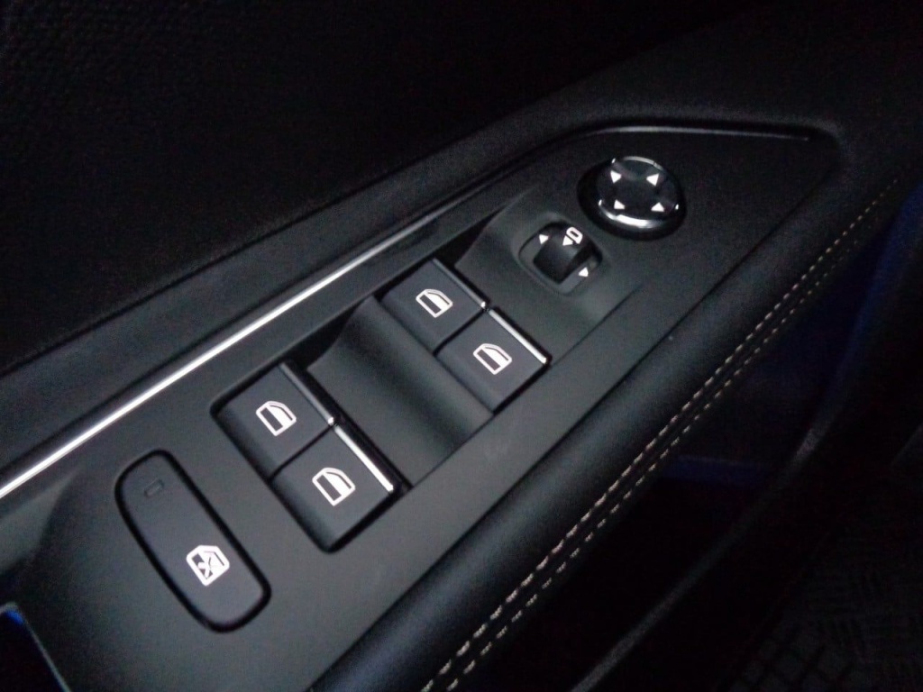 PEUGEOT 3008 1.2 PURETECH 130CH EAT8 GT - ref: 2-675347 - Photo 6
