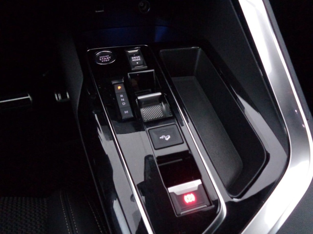 PEUGEOT 3008 1.2 PURETECH 130CH EAT8 GT - ref: 2-675347 - Photo 8