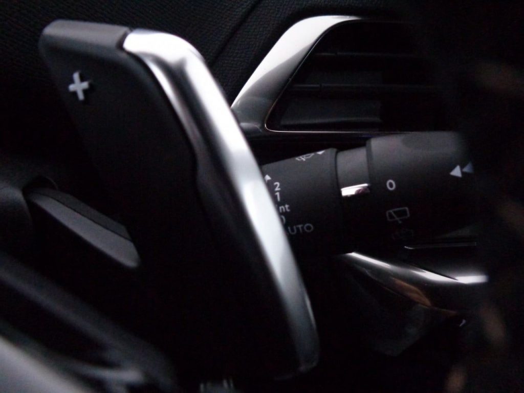 PEUGEOT 3008 1.2 PURETECH 130CH EAT8 GT - ref: 2-676630 - Photo 4
