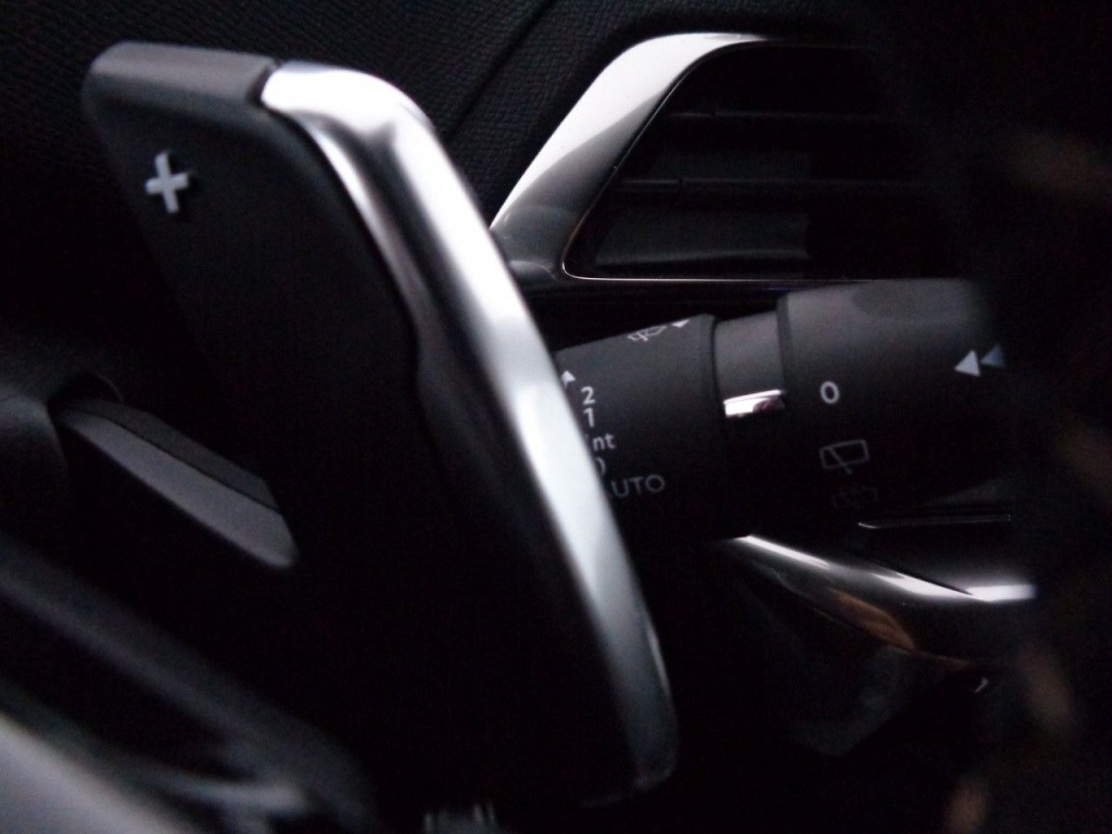 PEUGEOT 3008 1.2 PURETECH 130CH EAT8 GT - ref: 2-676636 - Photo 4