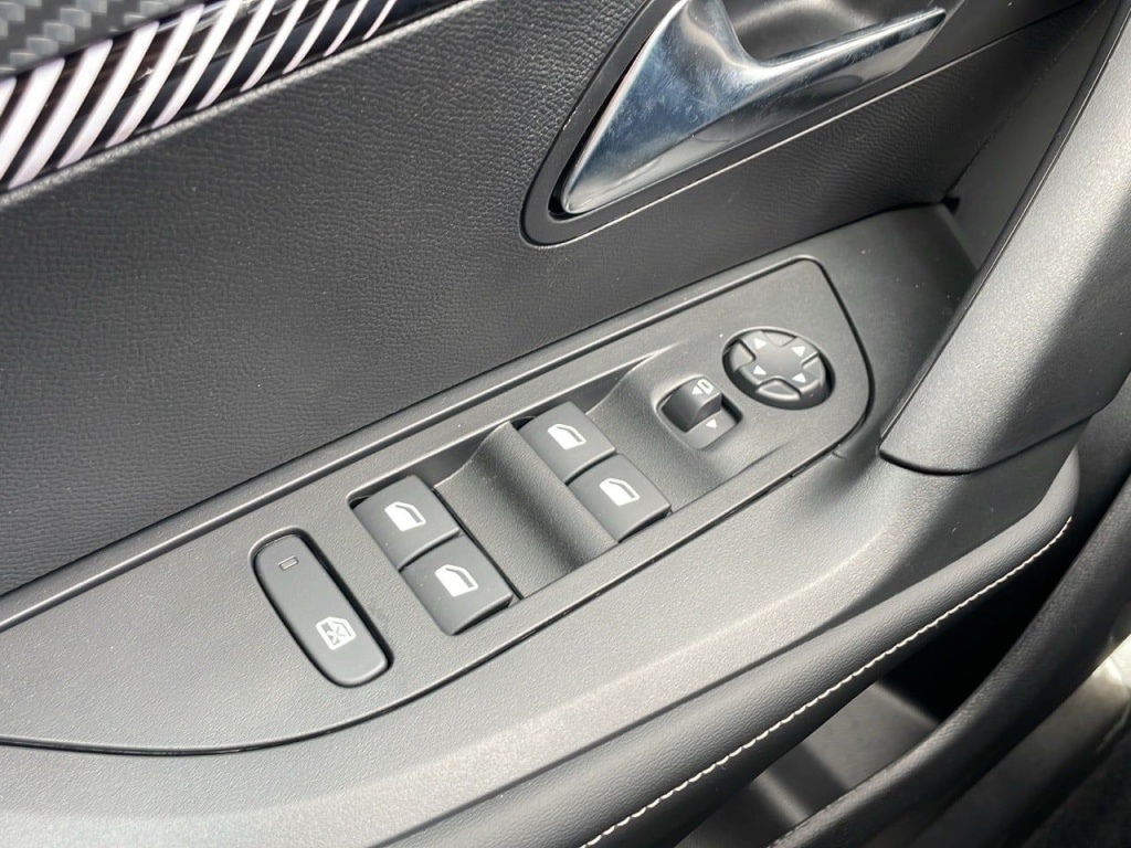 PEUGEOT 2008 1.2 PURETECH 100CH S&S ALLURE - ref: 2-768688 - Photo 16