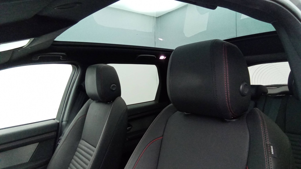 LAND ROVER Discovery Sport R-Dynamic SE P300E PHEV AWD BVA R-DYNAMIC SE +GPS +PACK EXTERIEUR NOIR  - ref: 5-1297114 - Photo 13