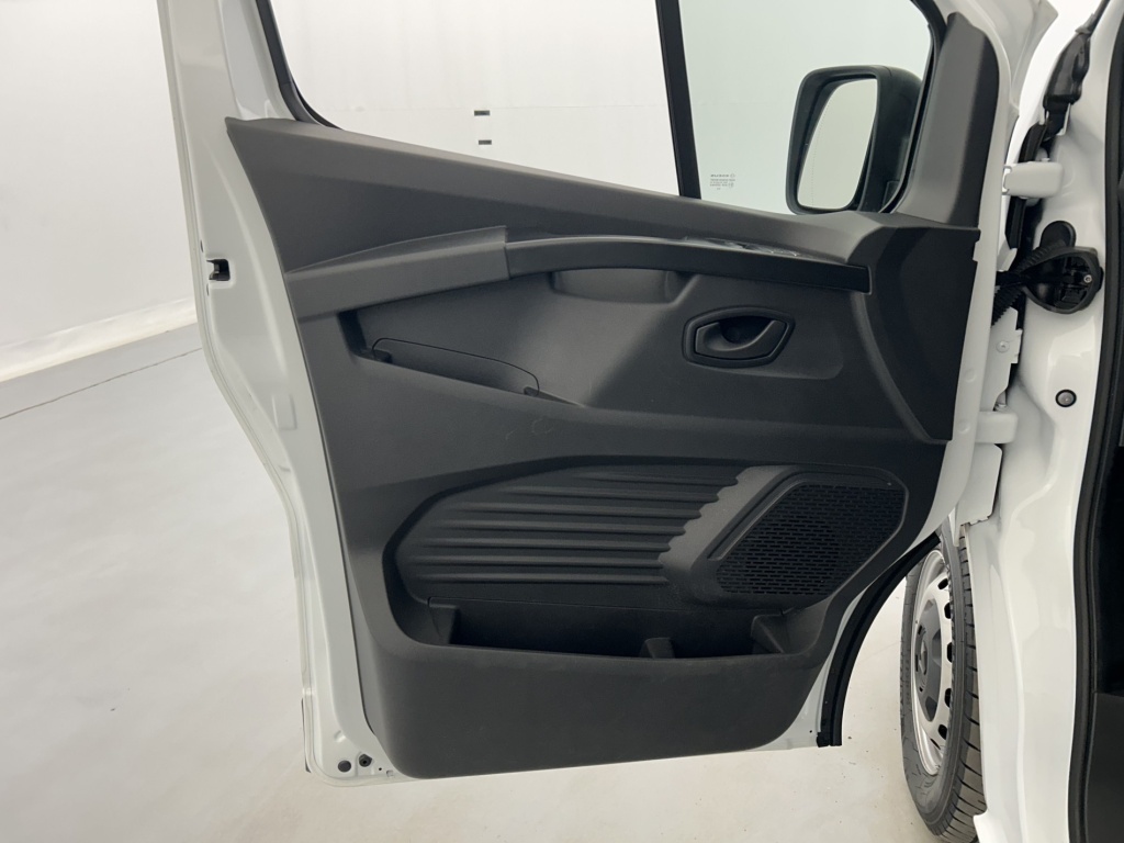 RENAULT Trafic ADVANCE FG BLUE DCI 130 L1H1 3T GSR2 - ref: 6-2971x257657 - Photo 11