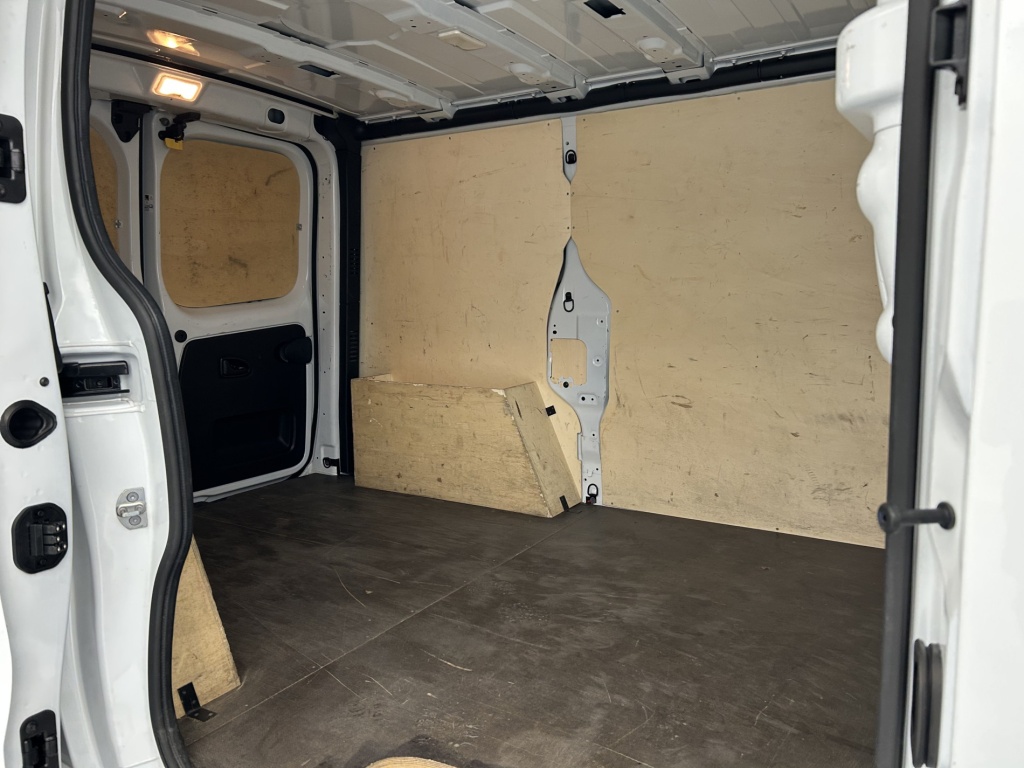 RENAULT Trafic ADVANCE FG BLUE DCI 130 L1H1 3T GSR2 - ref: 6-2971x257657 - Photo 16