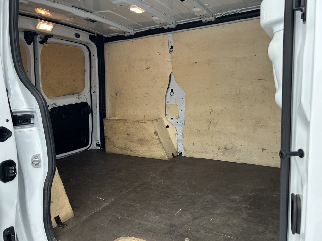 RENAULT Trafic ADVANCE FG BLUE DCI 130 L1H1 3T GSR2 - ref: 6-2971x257658 - Photo 16