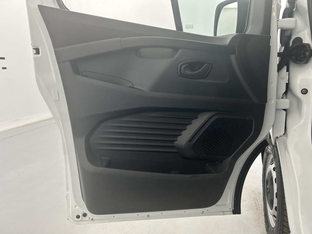 RENAULT Trafic ADVANCE FG BLUE DCI 130 L1H1 3T GSR2 - ref: 6-2971x262158 - Photo 11
