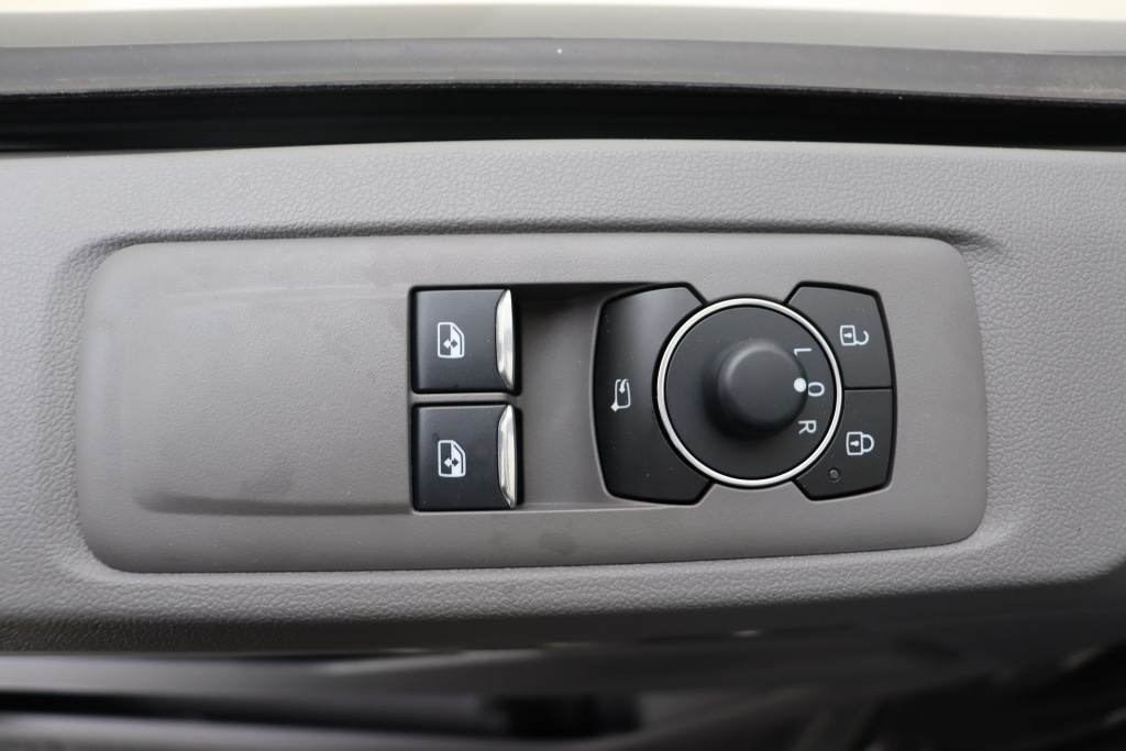VOLKSWAGEN Transporter T7 Double cabine 3500 mm 2,0 TDI 170 hp 4MOTION Aut. - ref: 7-37776 - Photo 17