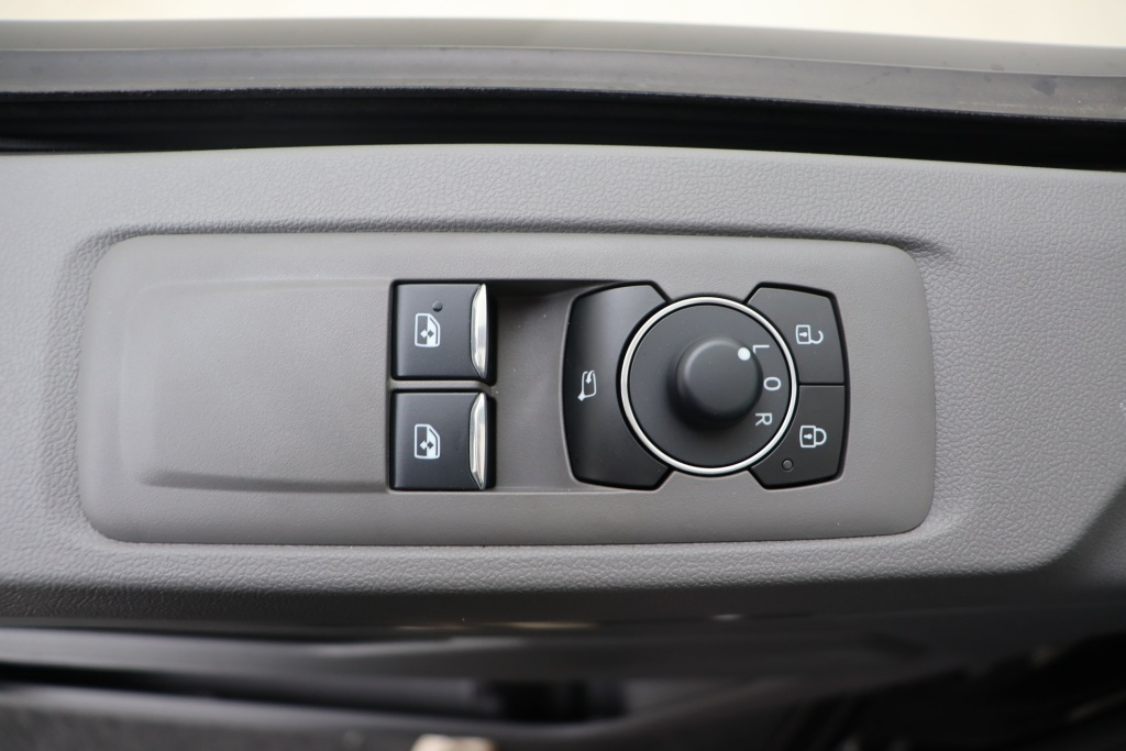 VOLKSWAGEN Transporter T7 Double cabine 3500 mm 2,0 TDI 170 hp Aut. - ref: 7-37795 - Photo 17