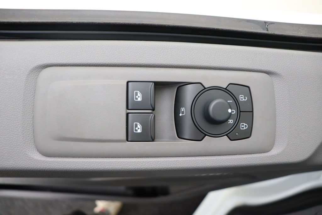 VOLKSWAGEN Transporter T7 Fourgon 3100 mm 2,0 TDI 150 hp Aut. - ref: 7-37800 - Photo 16
