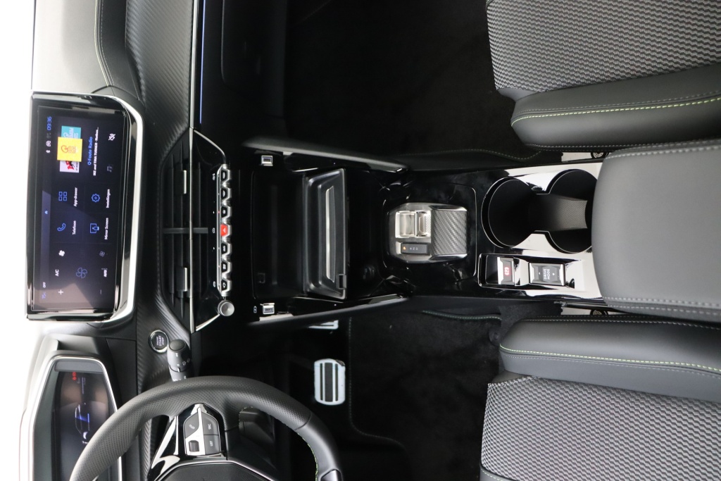 PEUGEOT 2008 GT Hybrid 145 hp e-DSC6 - ref: 7-51060 - Photo 12