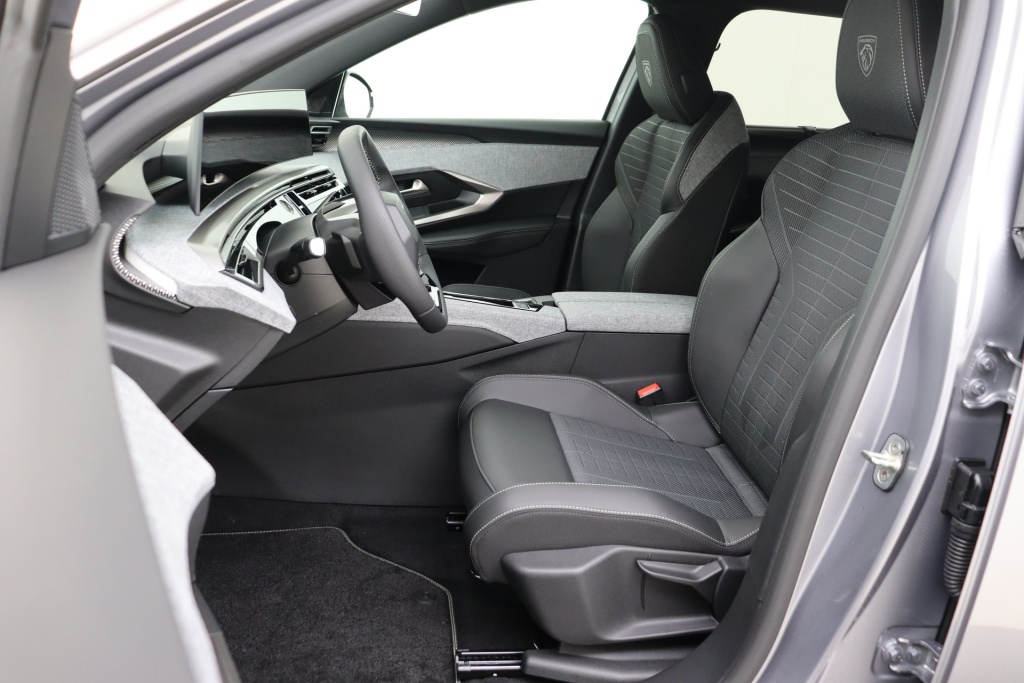 PEUGEOT 5008 GT Hybrid 145 hp e-DSC6 - ref: 7-51263 - Photo 12