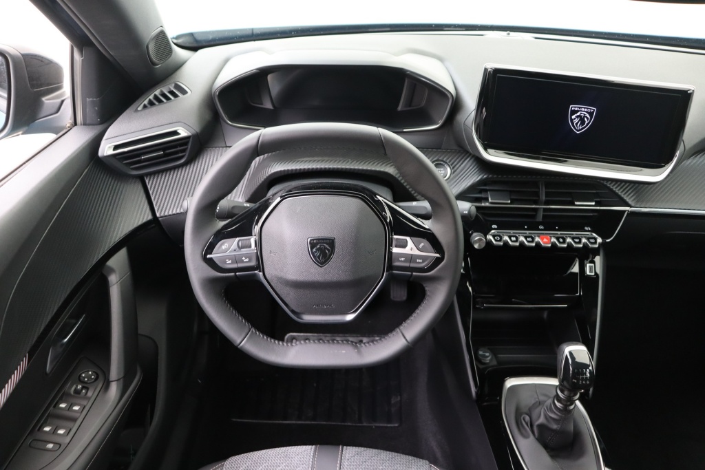 PEUGEOT 2008 Allure  1.2 Turbo 100 hp Man. 6    - ref: 7-56289 - Photo 11