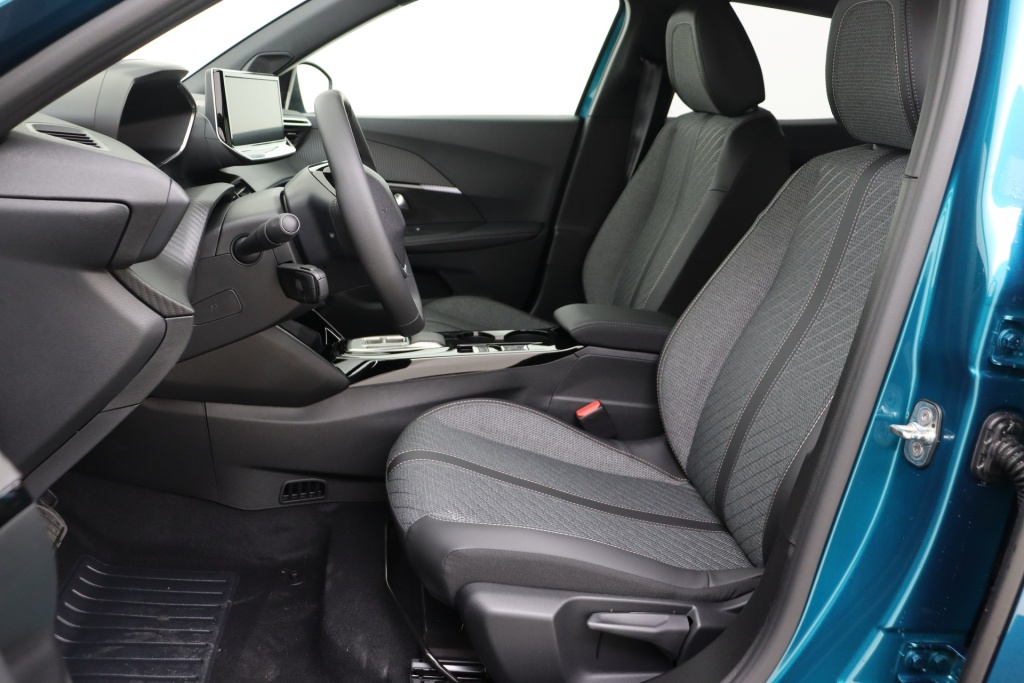 PEUGEOT 2008 Allure Hybrid 145 hp e-DSC6 - ref: 7-56891 - Photo 13
