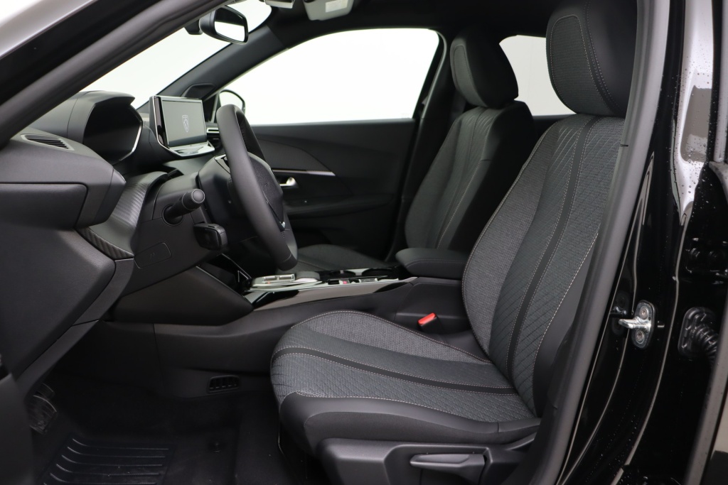PEUGEOT 2008 Allure Hybrid 145 hp e-DSC6 - ref: 7-56898 - Photo 13