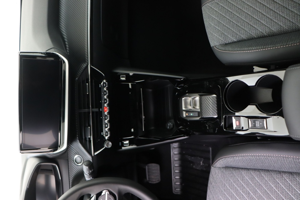 PEUGEOT 2008 Allure Hybrid 145 hp e-DSC6 - ref: 7-56909 - Photo 12