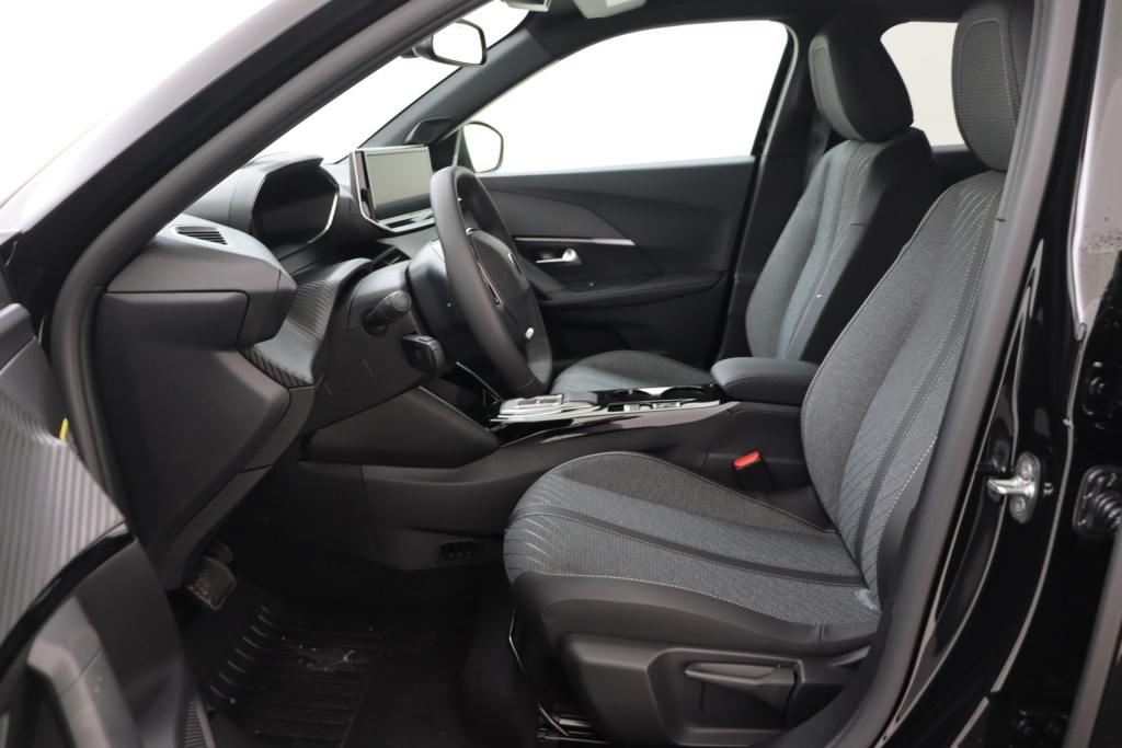 PEUGEOT 2008 Allure Hybrid 145 hp e-DSC6 - ref: 7-56909 - Photo 13