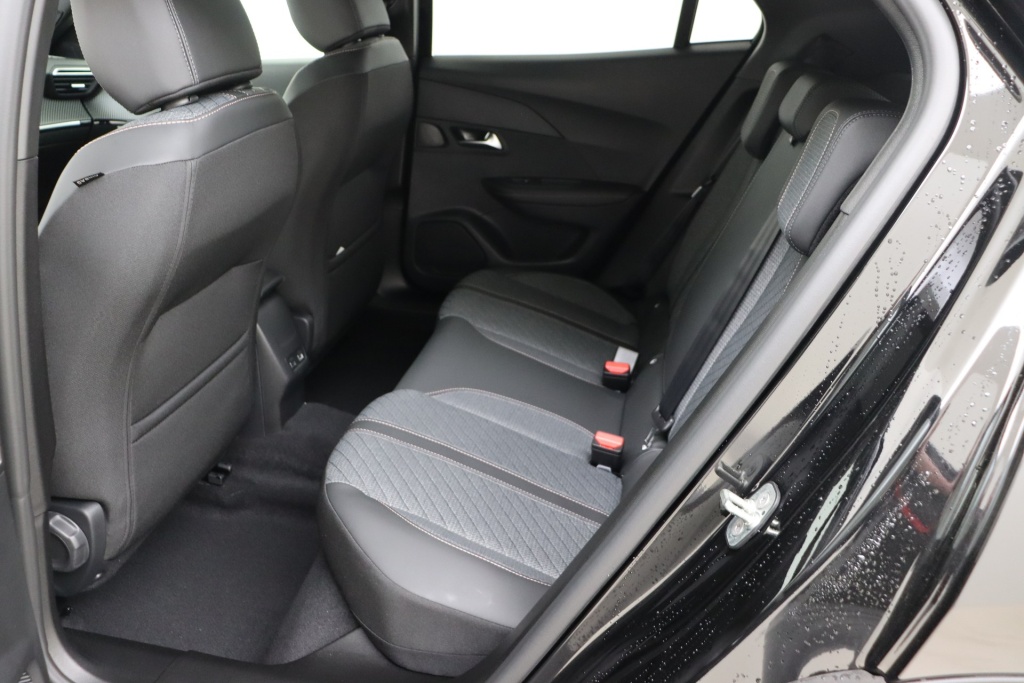 PEUGEOT 2008 Allure Hybrid 145 hp e-DSC6 - ref: 7-56909 - Photo 16