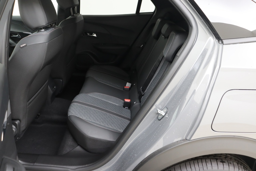 PEUGEOT 2008 Allure Hybrid 145 hp e-DSC6 - ref: 7-56921 - Photo 13